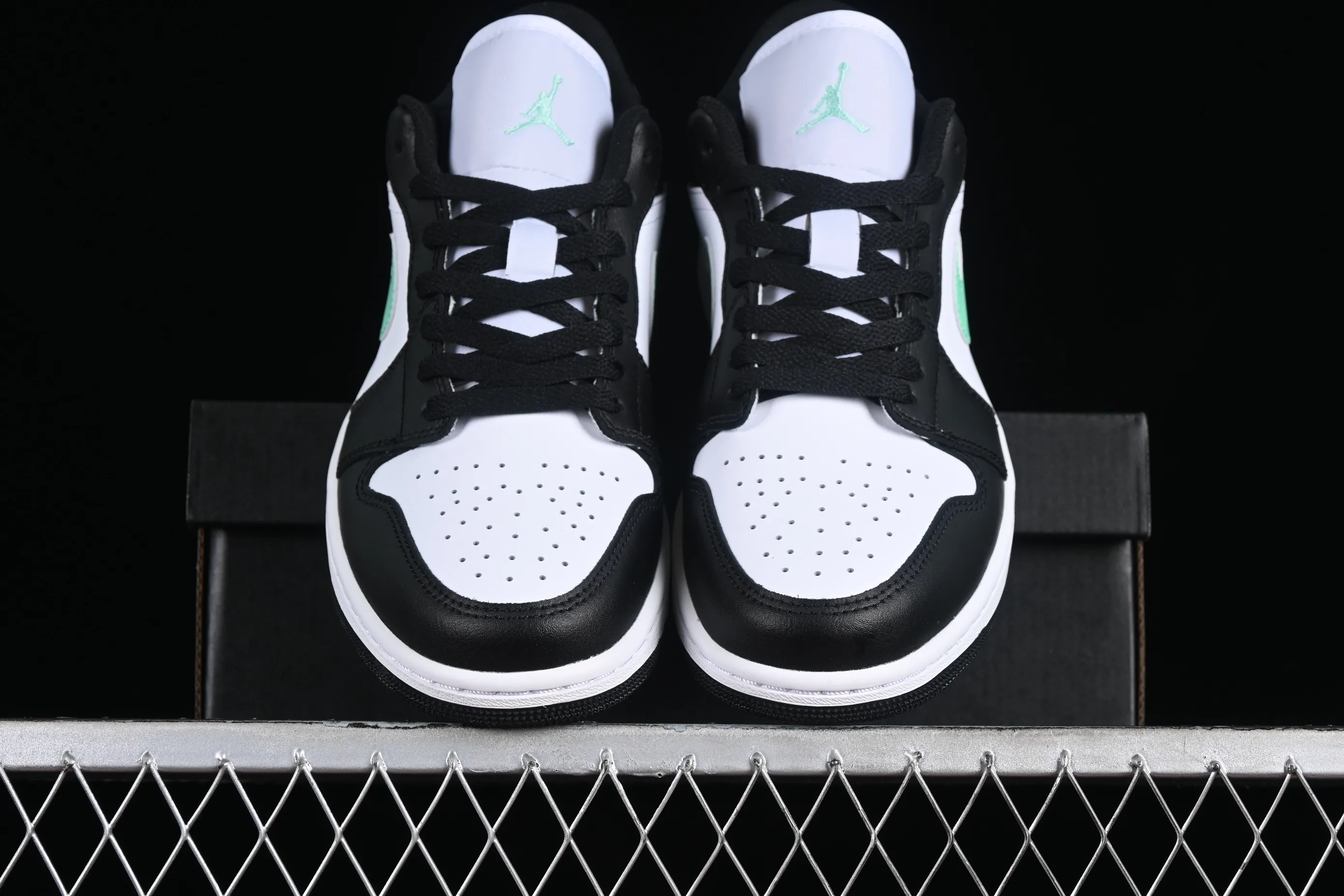 All categories Air Jordan Jordan series basketball shoes Air Jordan 1 Low G version pure original Air Jordan 1 Low AJ1 Joe 1 mint black and green low-top cultural basketball shoes 553558-131
